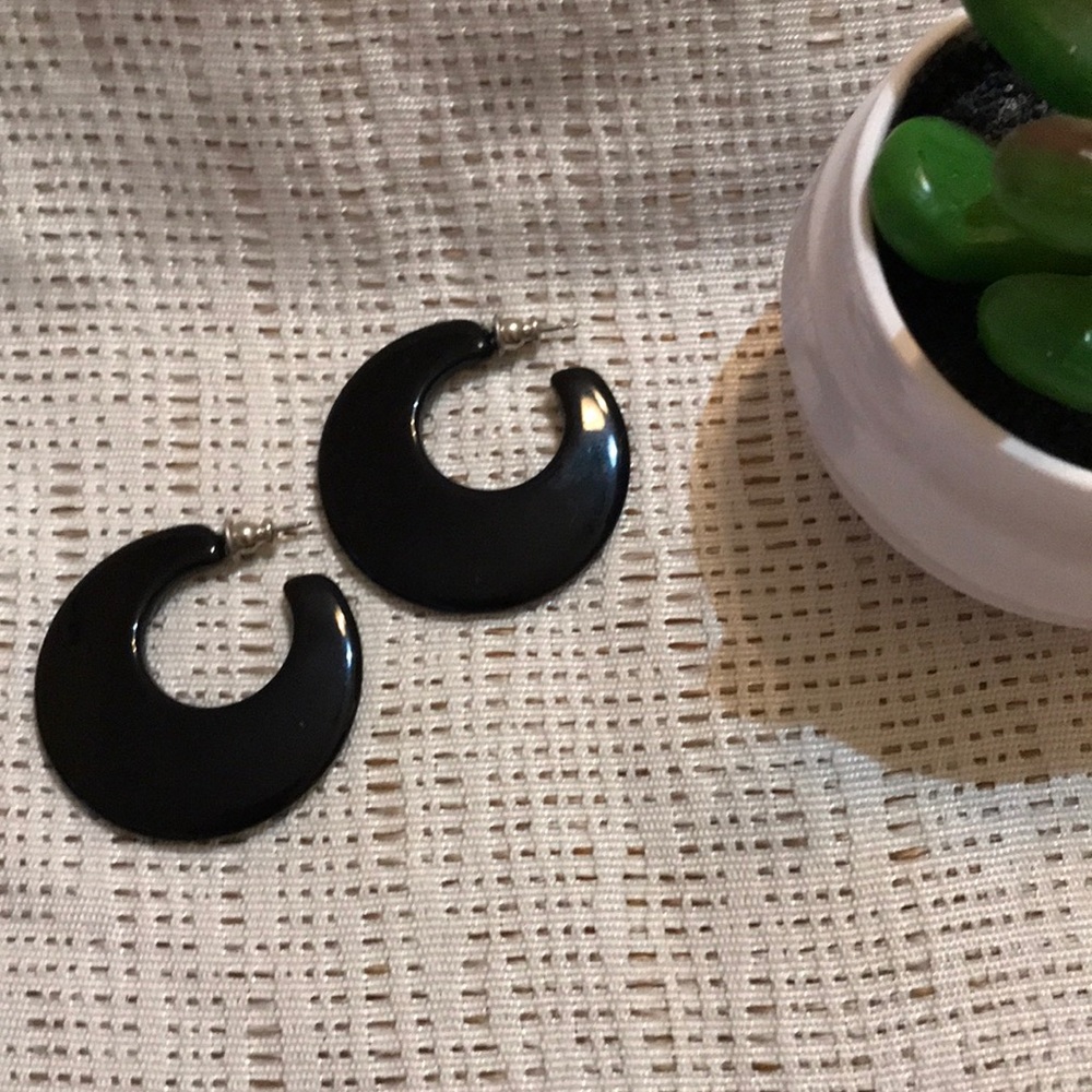 🖤 Black earrings